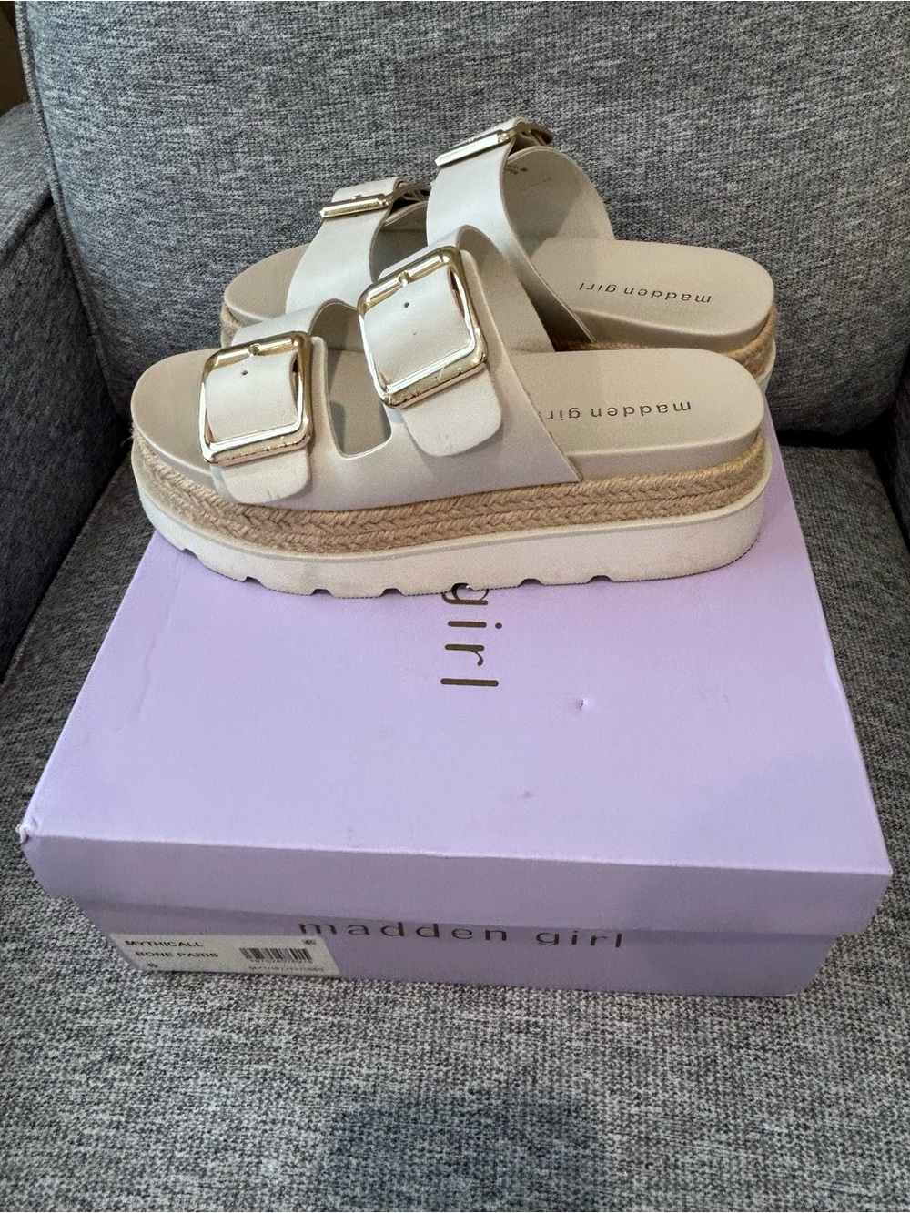 Madden Girl Mythical Buckle Platform Sandals in Bone Size 6 - Picture 2 of 6